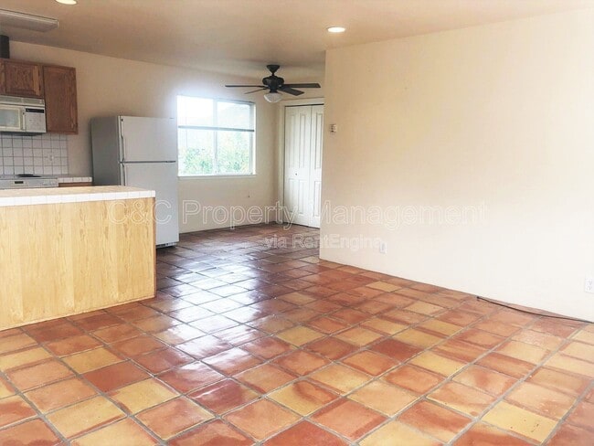 Photo - 274 Watson St