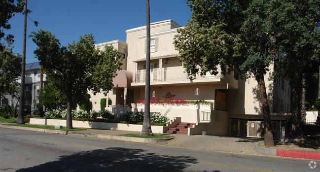 Le Vieux Carre Apartments - Le Vieux Carre Apartments