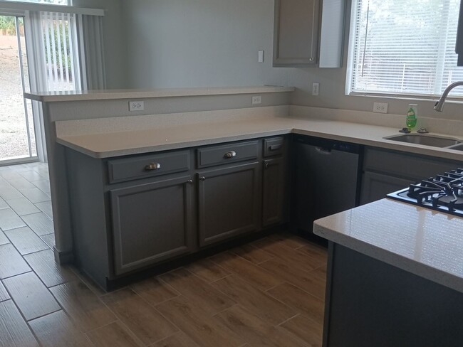 Photo - 3 Bedroom, 2 Bathroom Home! Schedule a Sho...