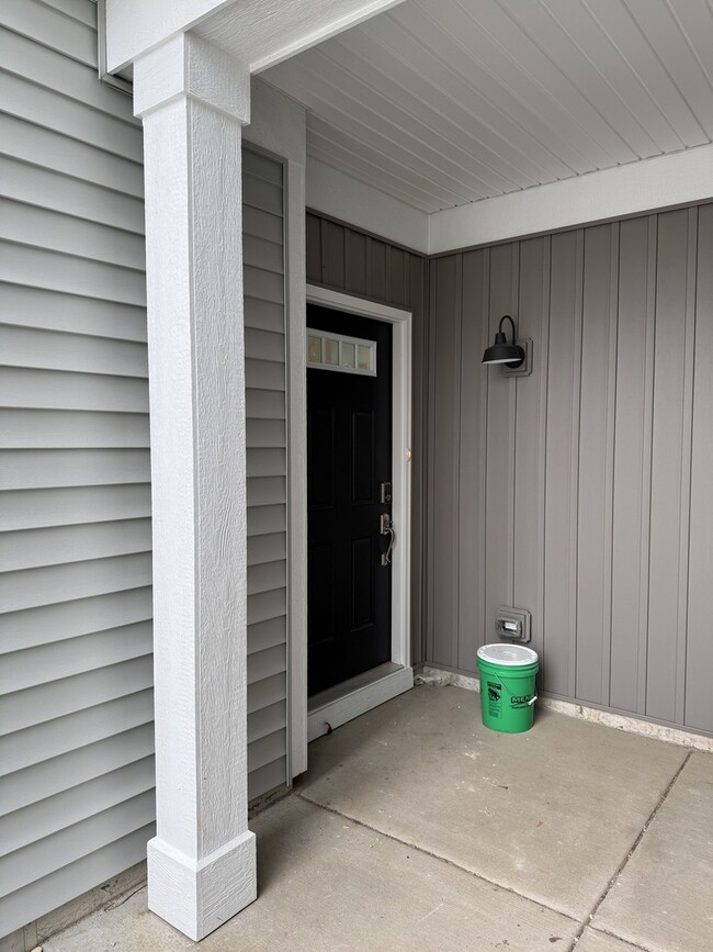 Photo - 302 Kingsport Dr