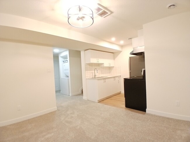 Photo - 5118 Kinney Wy SW Unit Lower