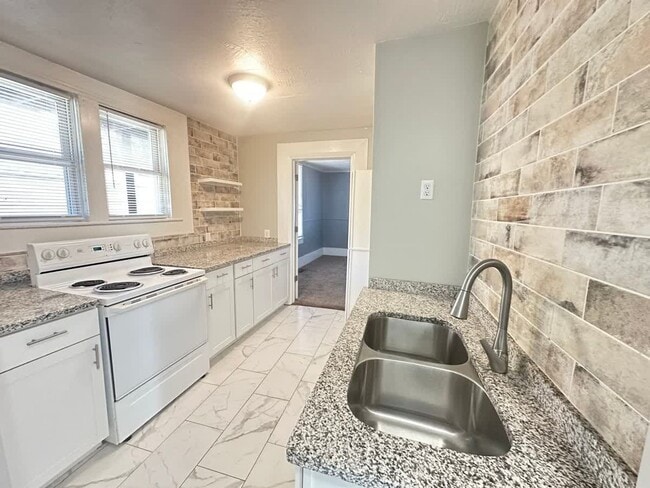 Building Photo - 106 Alabama St Unit 1