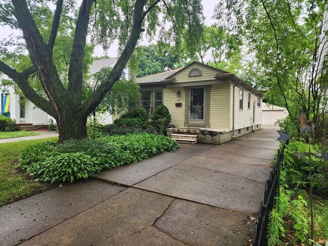 Photo - 711 Kayser Ave House