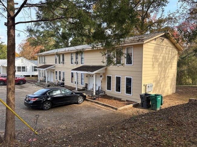 Photo - 813 Azalea St