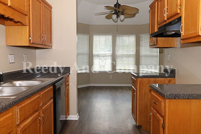 Photo - 5961 Kentwood Dr
