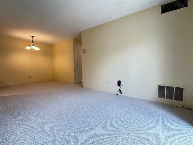 Photo - 10 Village Hill Ln Unit 7