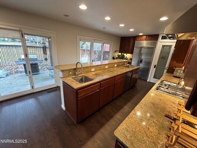 Photo - 655 E Riverview Cir