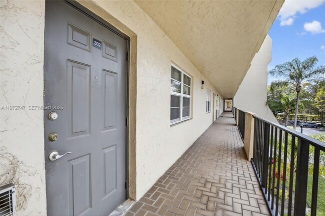 Photo - 3300 W Rolling Hills Cir Unit 302