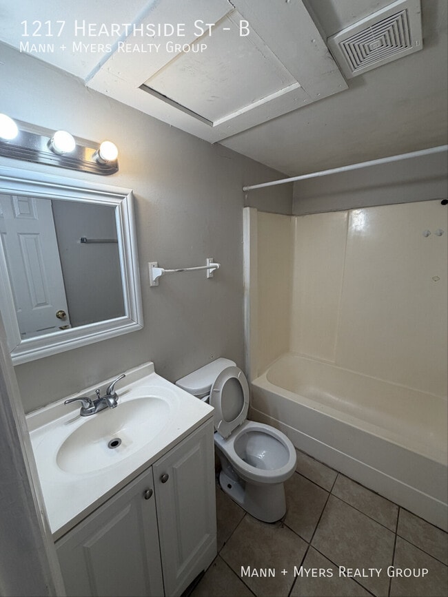 Photo - 1217 Hearthside St Unit B
