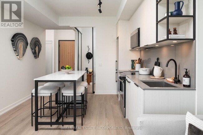 Photo - 740 Dupont St Unit 515