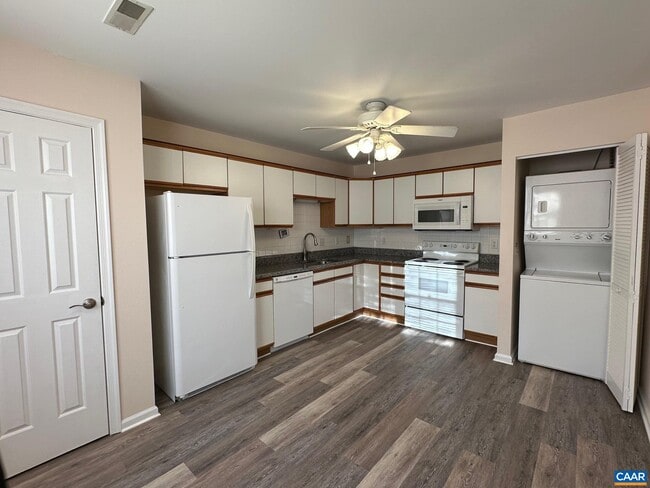 Photo - 1422 Lilac Ct