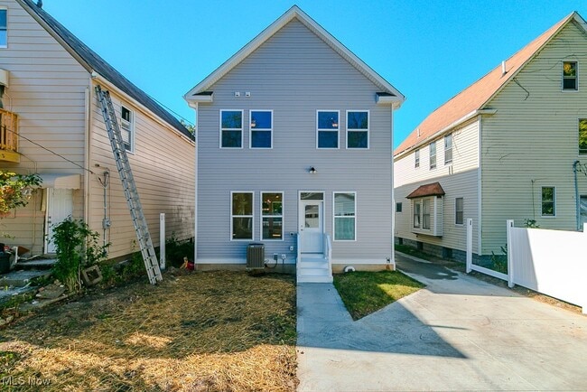 Building Photo - 2265 E 97th St