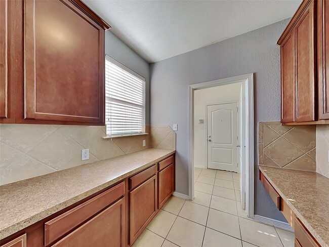 Photo - 1011 High Lane Court