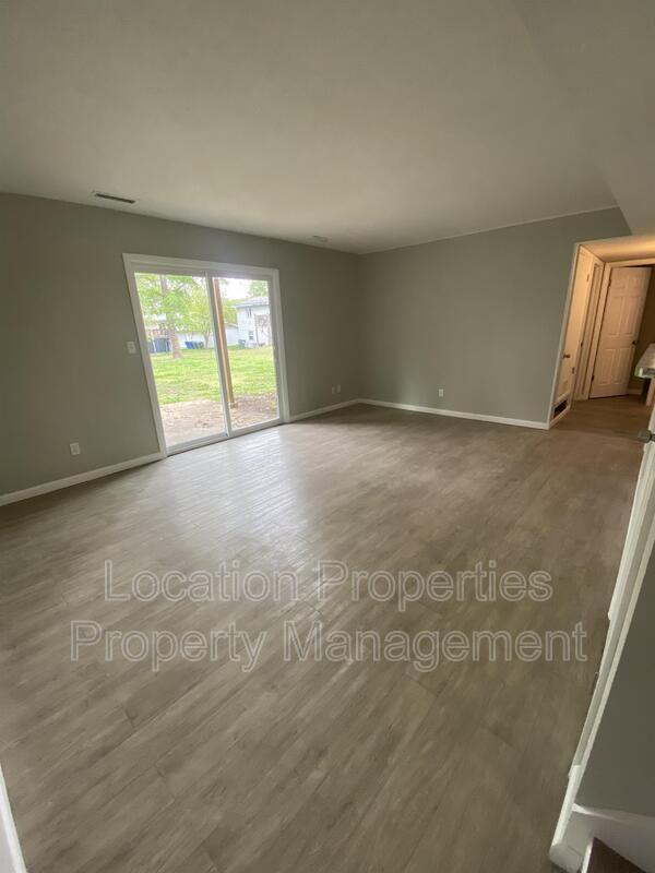 Photo - 2446 Cedarwood Ave