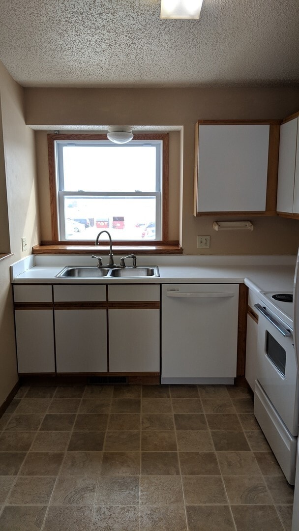 Photo - 3-bedroom, 2-bath Townhome in Coralville