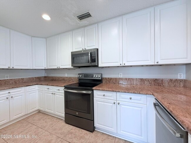 Photo - 1702 Windjammer Ln