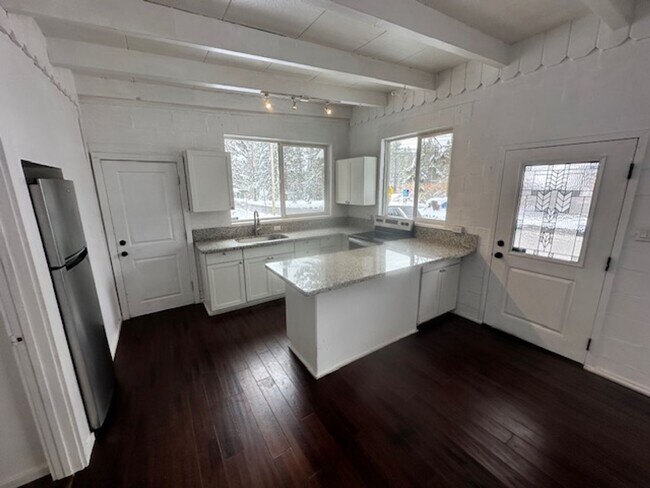 Photo - 2Bd home close to Bijou school! Call for availability today!