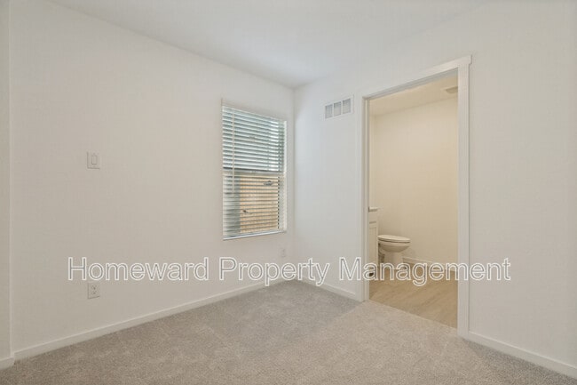 Photo - 1037 Bishop Creek Dr