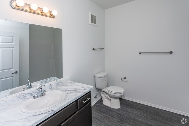 3BR, 2BA - 1,265SF