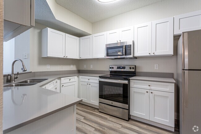 2BR, 2BA - 1126SF