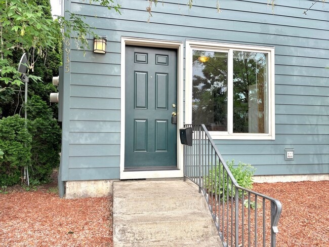 Photo - 6935-6937-6937 N Maryland Ave