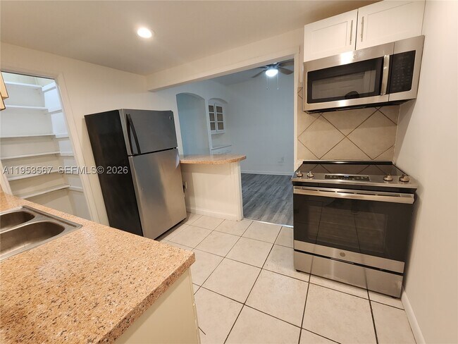 405 NW 64th St Unit 2