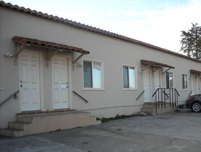 Building Photo - 3298 Del Monte Blvd Unit 4 Rental