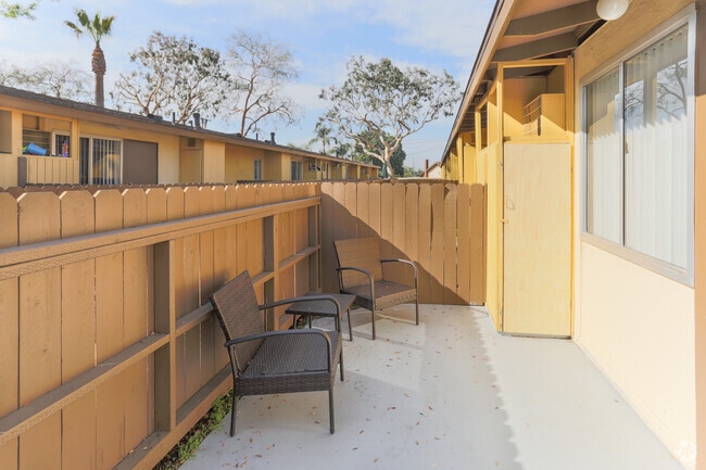 1BR, 1BA - 550 SF