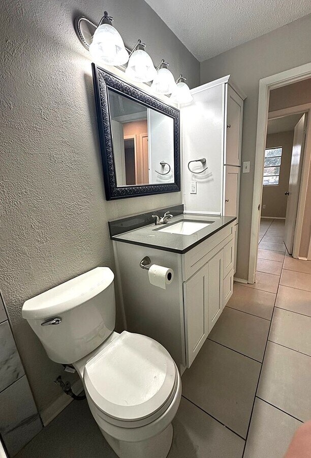 Photo - 3012 Gaines St