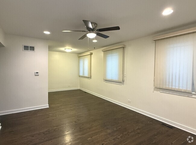 Building Photo - 5222 N Olcott Ave Rental