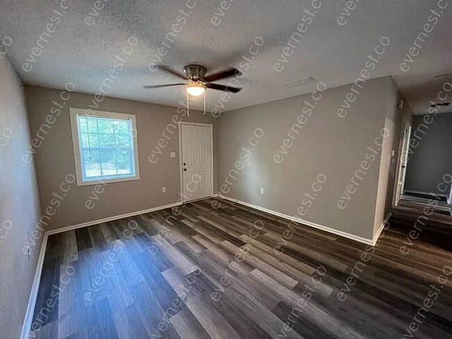 Photo - 5500 Parker St