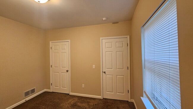 Photo - 11 S Summit St Unidad #1