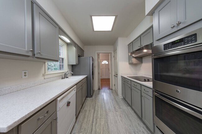 Photo - Prime Location!