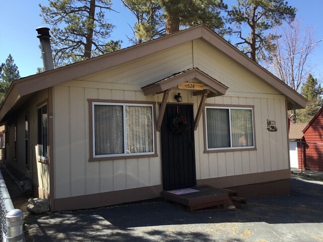 Building Photo - Big Bear Lake- 2 Bedroom 2 Bath Cabin