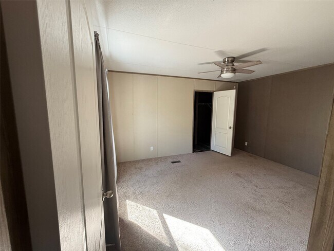 Photo - 37019 Gossamer Ln