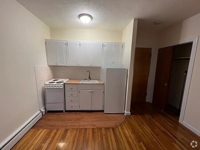 Building Photo - 180 North Beacon St Rental
