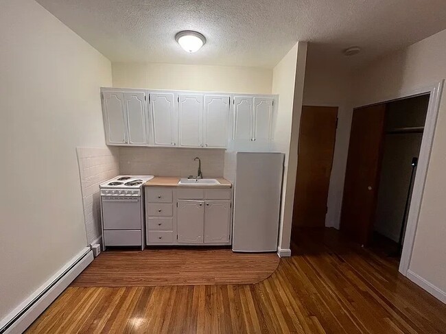 Photo - 180 North Beacon St Apartamentos