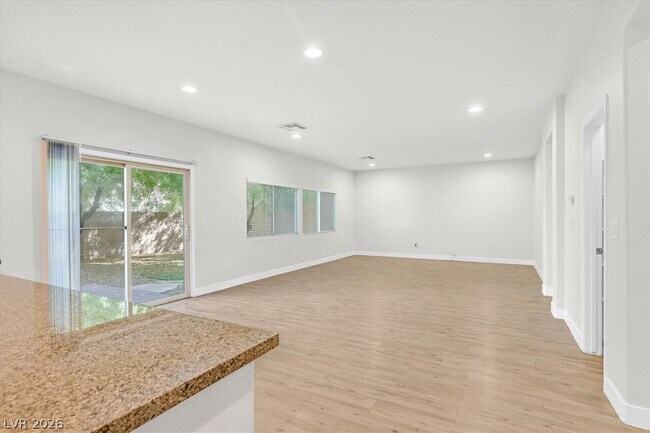 Photo - 836 Tofino Ct