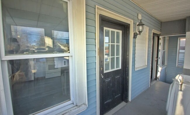 Building Photo - 61-63 Circular Unit 61 Circular #2