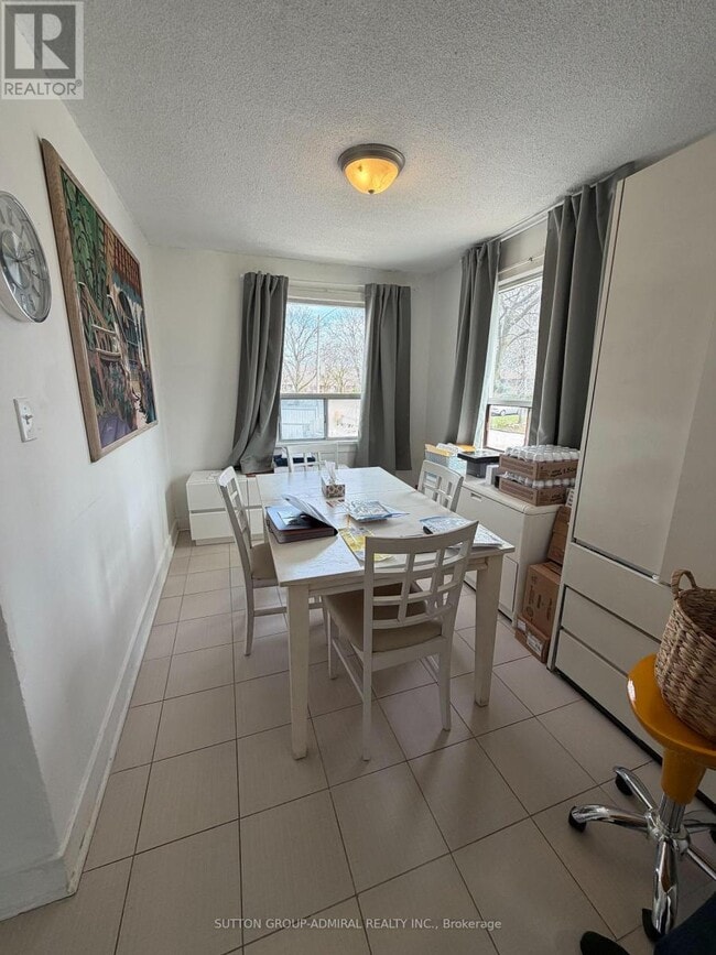 Photo - 4077 Dufferin St