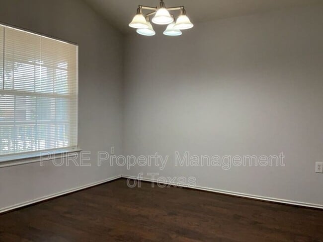 Photo - 9005 Sun Shower Bend