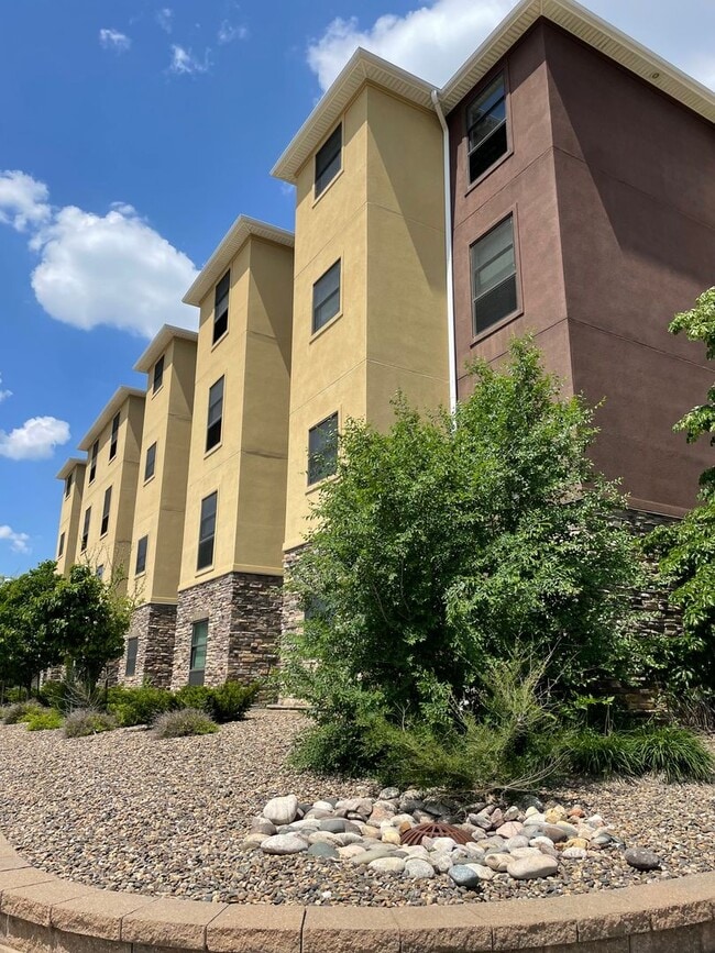 Blue Hawk Villard Commons