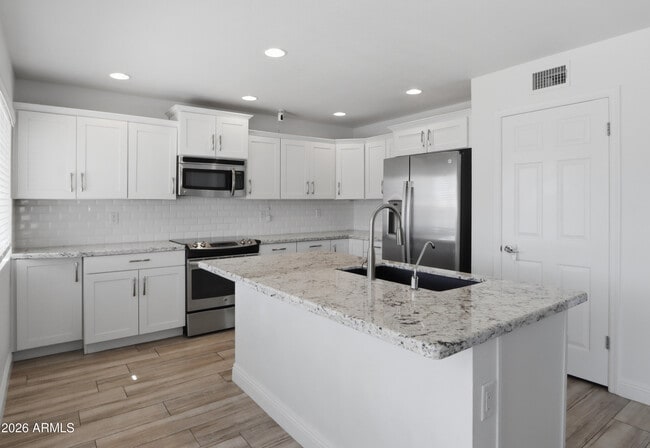 Photo - 5201 E Fellars Dr