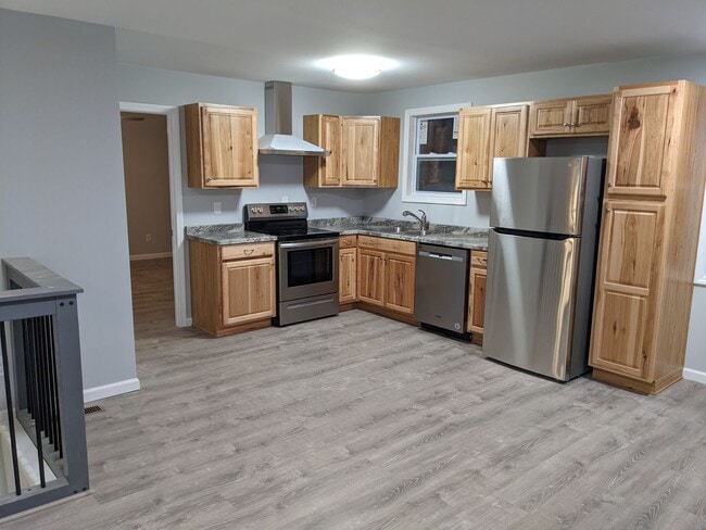 Photo - Private 3 bed 2bath house in North Johnson...