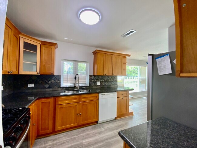 340 Sanders Rd