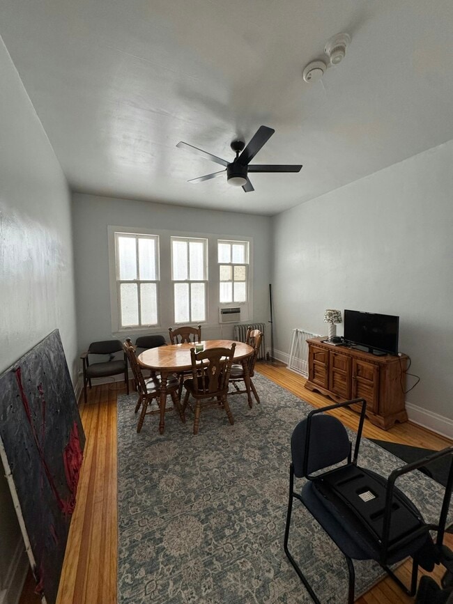 Photo - 109 1/2 East 6th Street