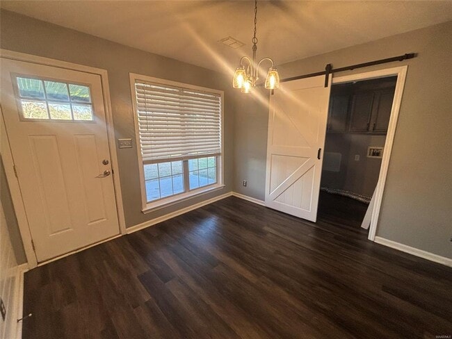 Photo - 1968 Calumet Pkwy