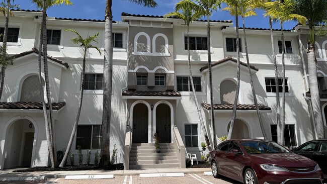 Building Photo - 525 Bayfront Dr