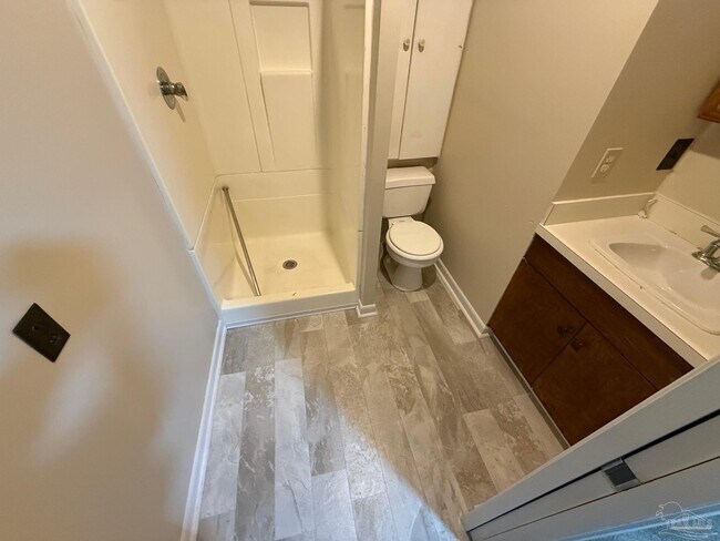 Photo - 115 Carolyn Way