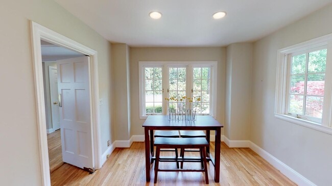 Photo - 2371 SW Montgomery Dr